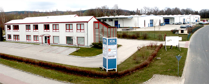 Blick auf die Produktionshallen der ICN GmbH im Jahr 2003, Foto: Ulrike Köhler