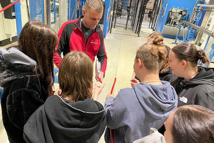 In der Produktionshalle bei Gerodur, Foto: Gerodur