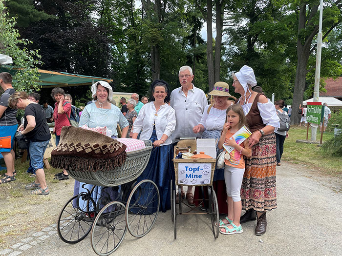 Langburkersdorfer und Neustädter Originale von einst mit Besuchern