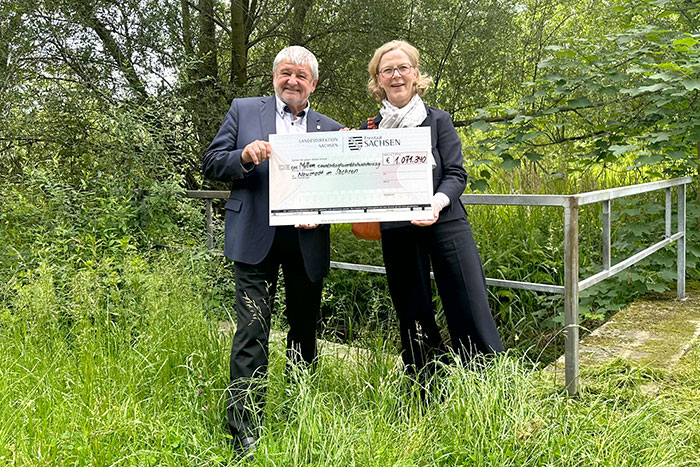 symbolische Fördermittelübergabe mit LDS-Präsidentin Regina Kraushaar und BM Peter Mühle symbolische Fördermittelübergabe mit LDS-Präsidentin Regina Kraushaar und BM Peter Mühle