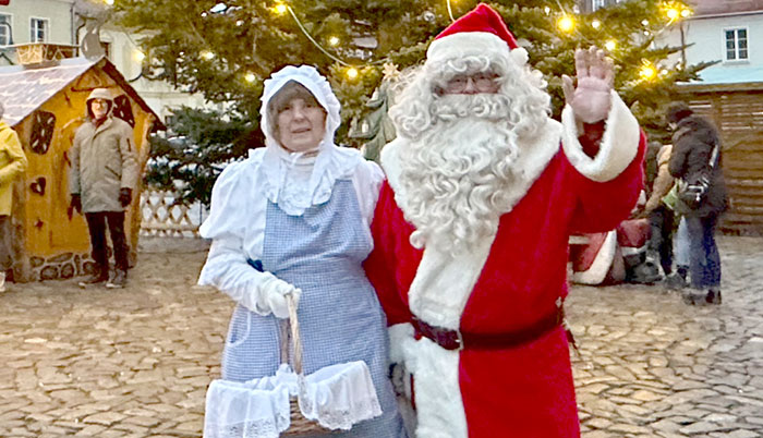 Frau Holle und der Weihnachtsmann  Frau Holle und der Weihnachtsmann
