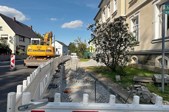 Pflasterarbeiten am Gehweg Pflasterarbeiten am Gehweg