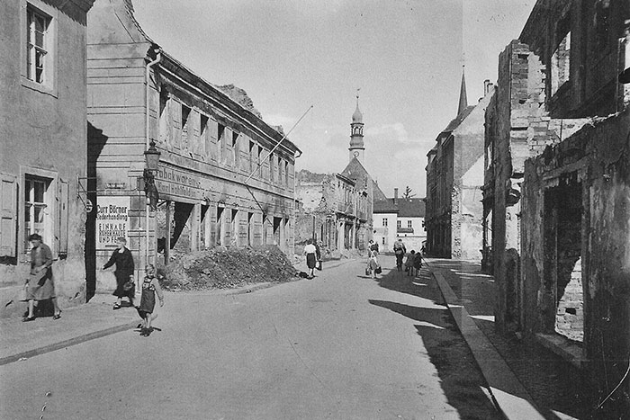 Neustadt 9. Mai 1945  Neustadt 9. Mai 1945