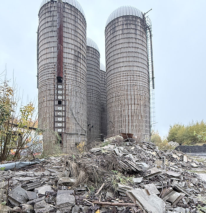 Silotürme der Industriebrache Karrenberg