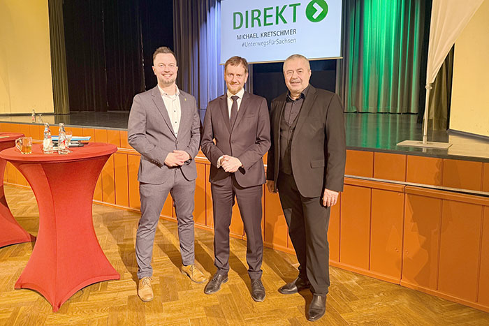 Ministerpräsident Michael Kretschmer mit Landrat Michael Geisler und Bürgermeister Alexander Sachse